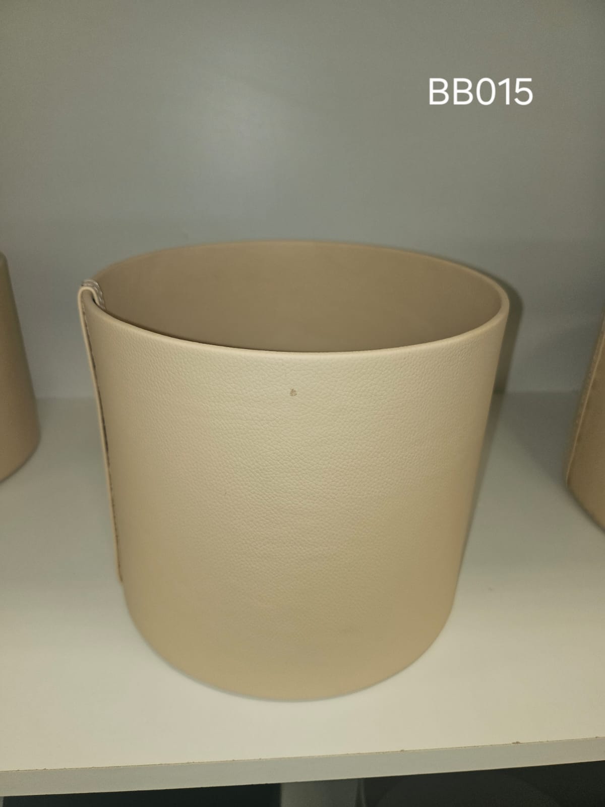 Large tapered round box in cream